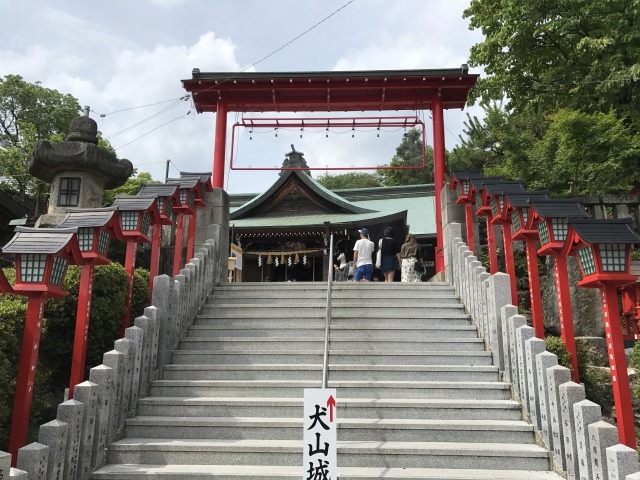 三光稲荷神社　参道階段