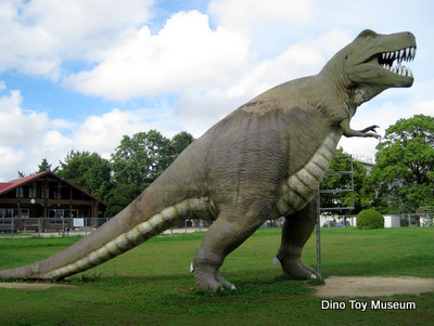 福岡県遠賀町にある「ふれあい広場公園」のティラノサウルス