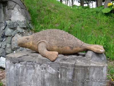 滝川東公園のステゴサウルス