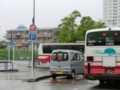 二子玉川駅バス乗り場待機スペースの車両進入禁止標識