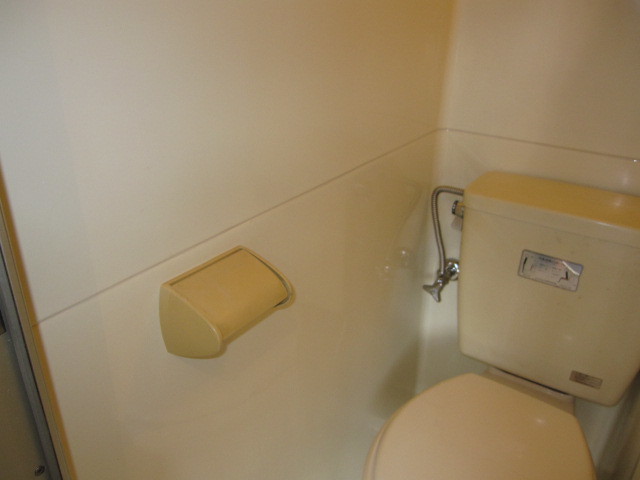 東京都調布市　賃貸物件原状回復　浴室ユニットバスコーキング打ち直し　作業完了後　２