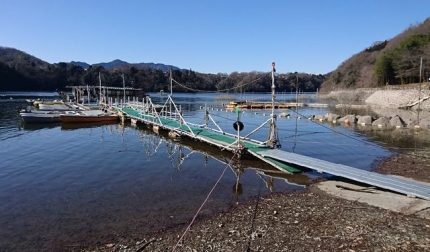 20170130-2-津久井湖OPプラ減水の津久井湖.JPG